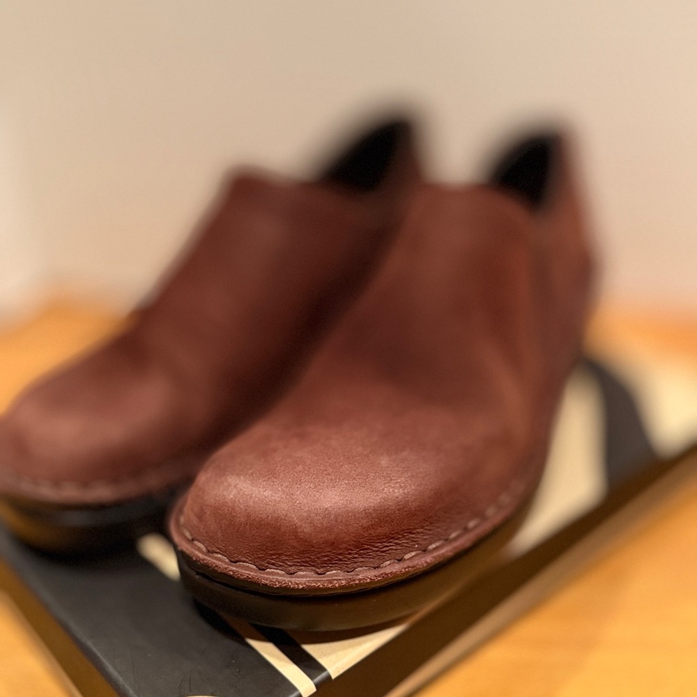 Naot‎ Arianna leather/Suede slip-on shoes Sz 39